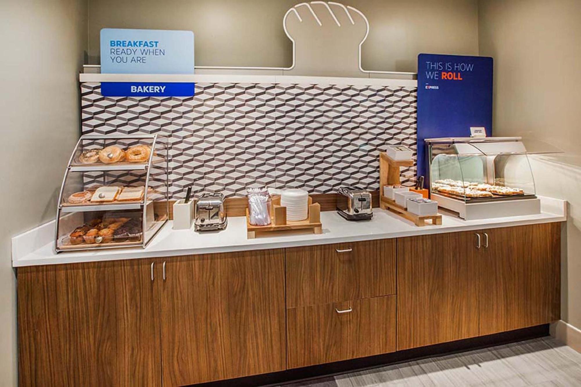 Holiday Inn Express Hotel & Suites Atascadero By Ihg Exterior foto